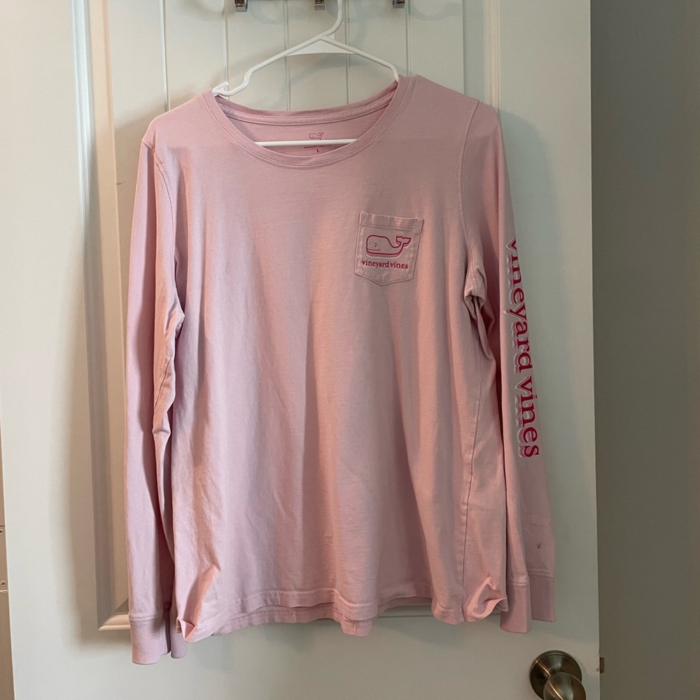 Pink vineyard vine long sleeve, size L in women’s